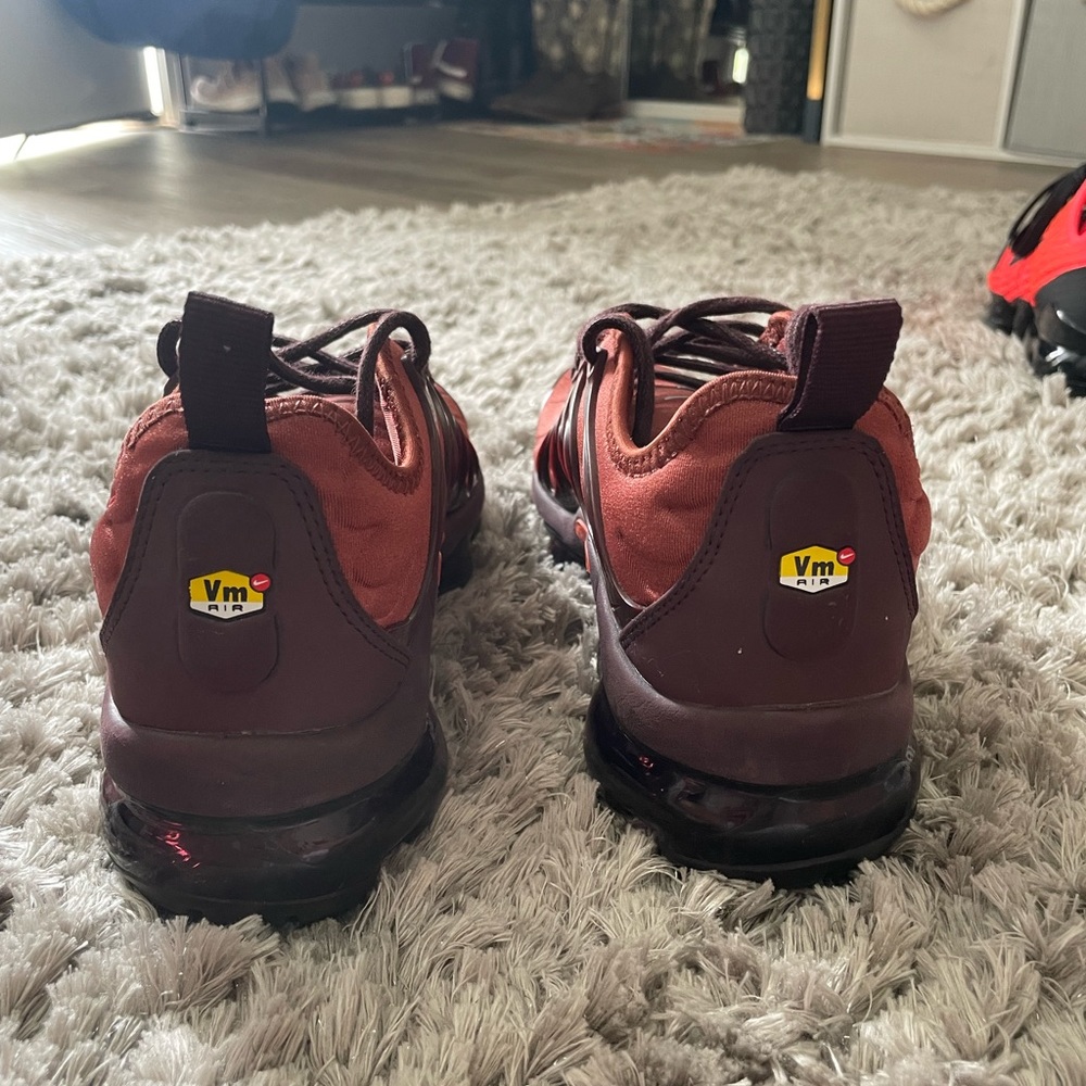 Nike Air VaporMax Plus
Burnt Orange (women)